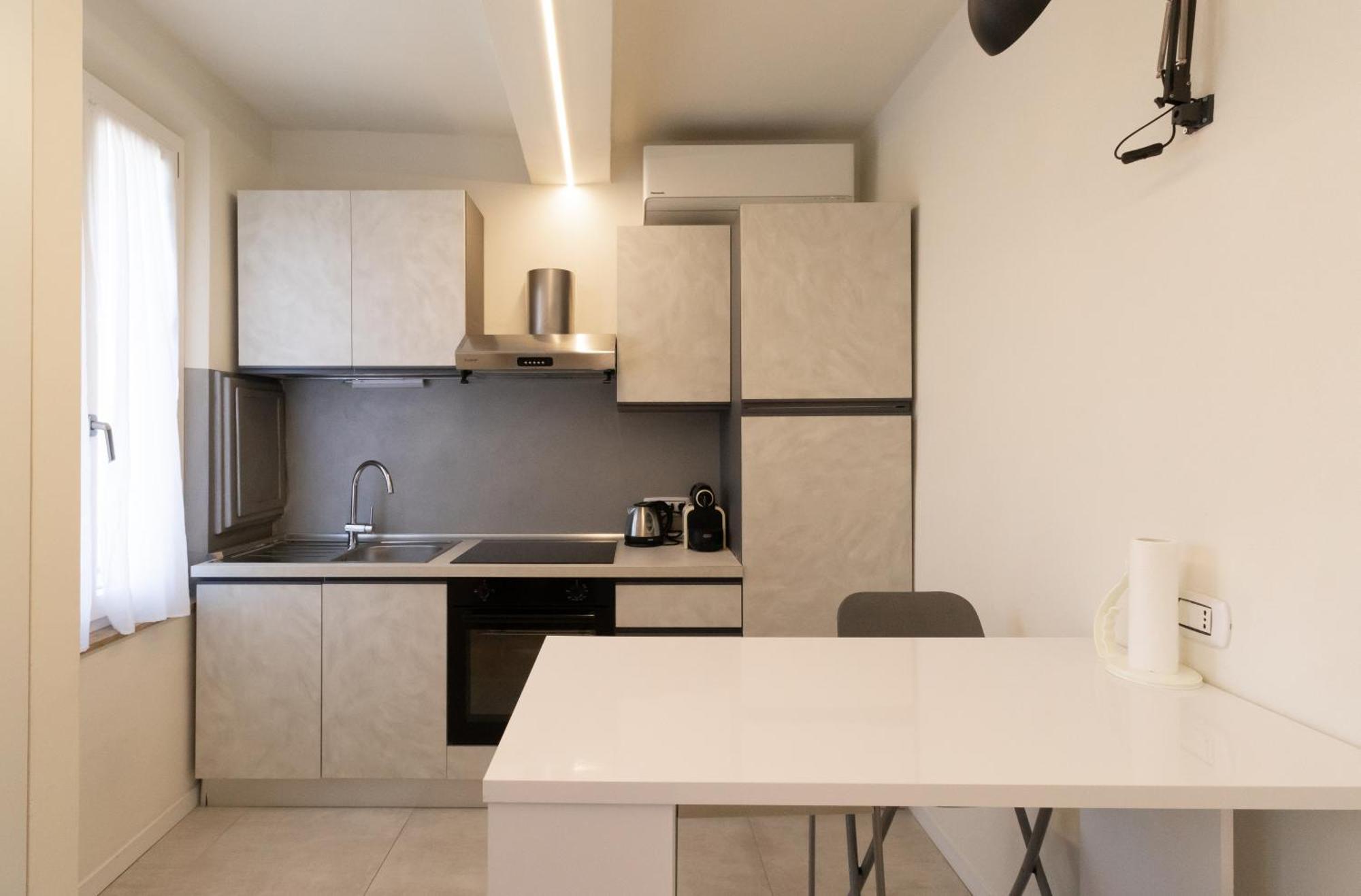 Suite Pomposa 28 - Affitti Brevi Italia モデナ エクステリア 写真